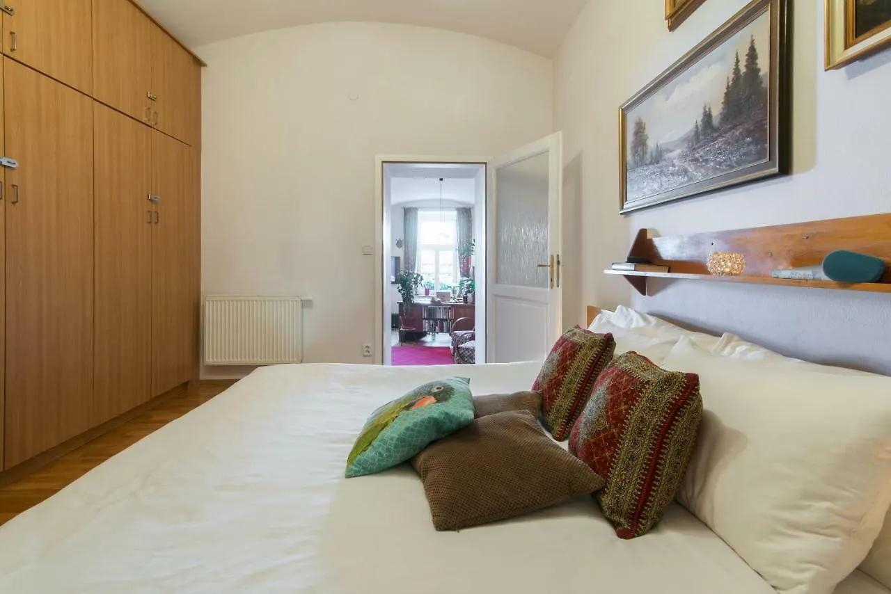 Victoria Design Stays - Apartment Rehorova Praag Tsjechië