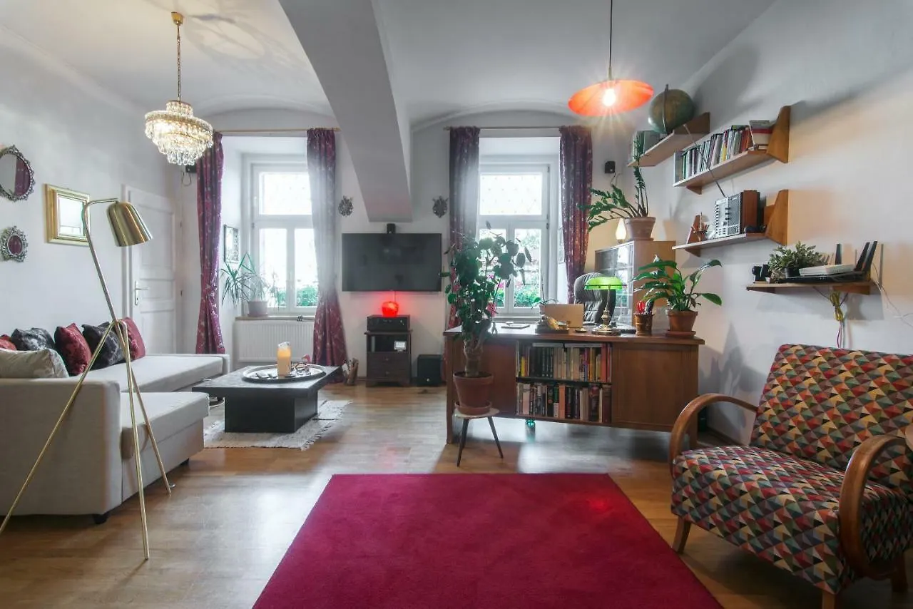 Victoria Design Stays - Apartment Rehorova location