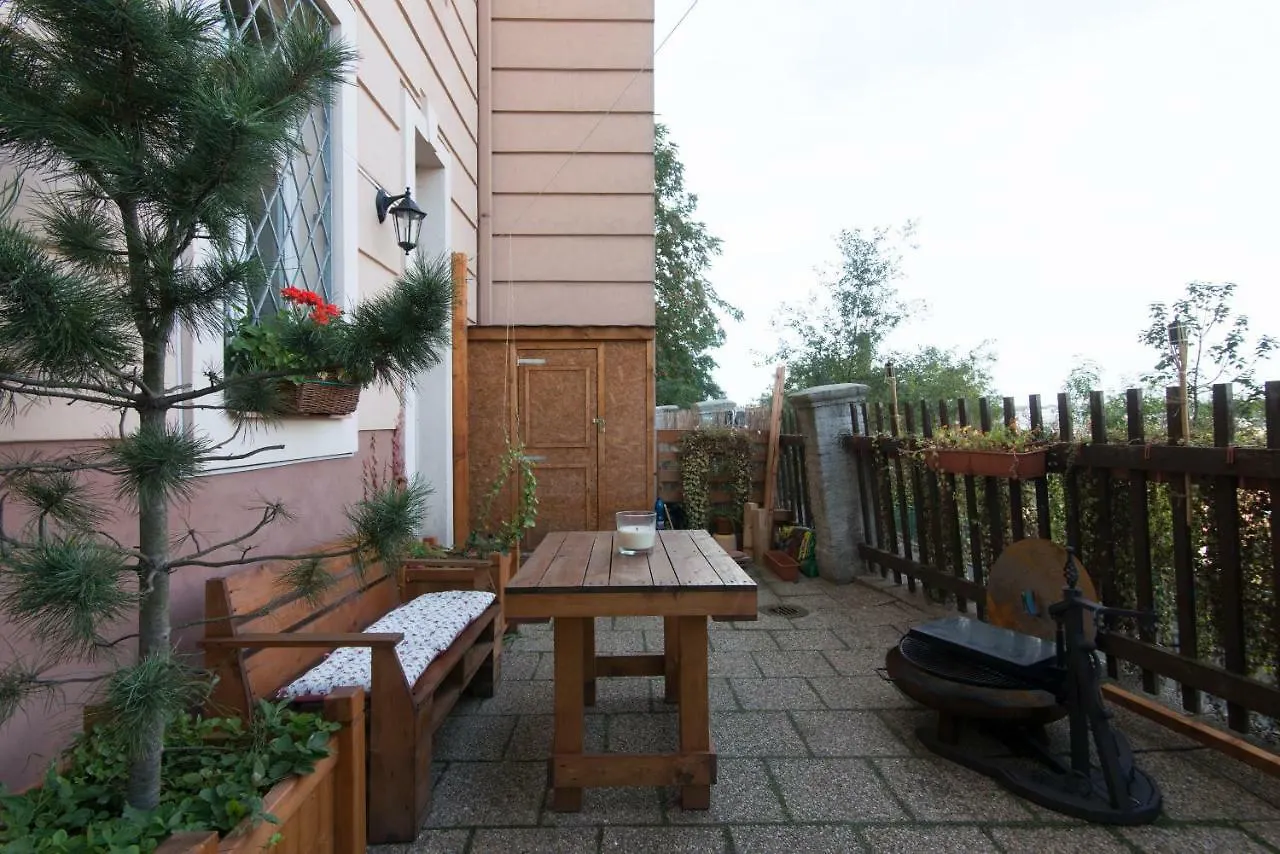 Victoria Design Stays - Apartment Rehorova Praga