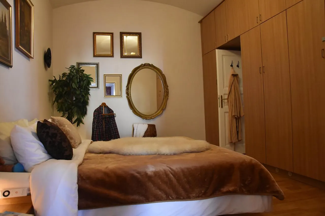 Victoria Design Stays - Apartment Rehorova Prague