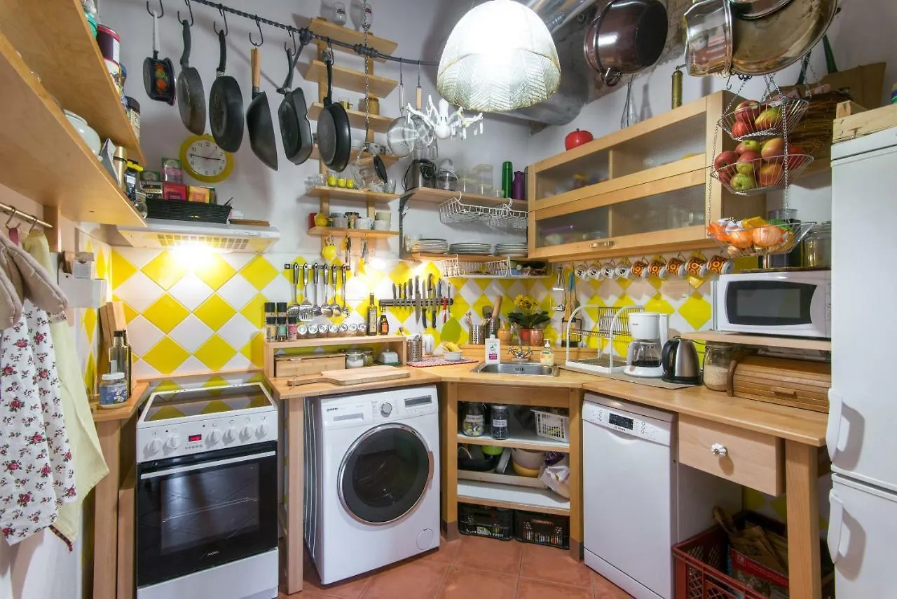 Victoria Design Stays - Apartment Rehorova Prague Czech Republic