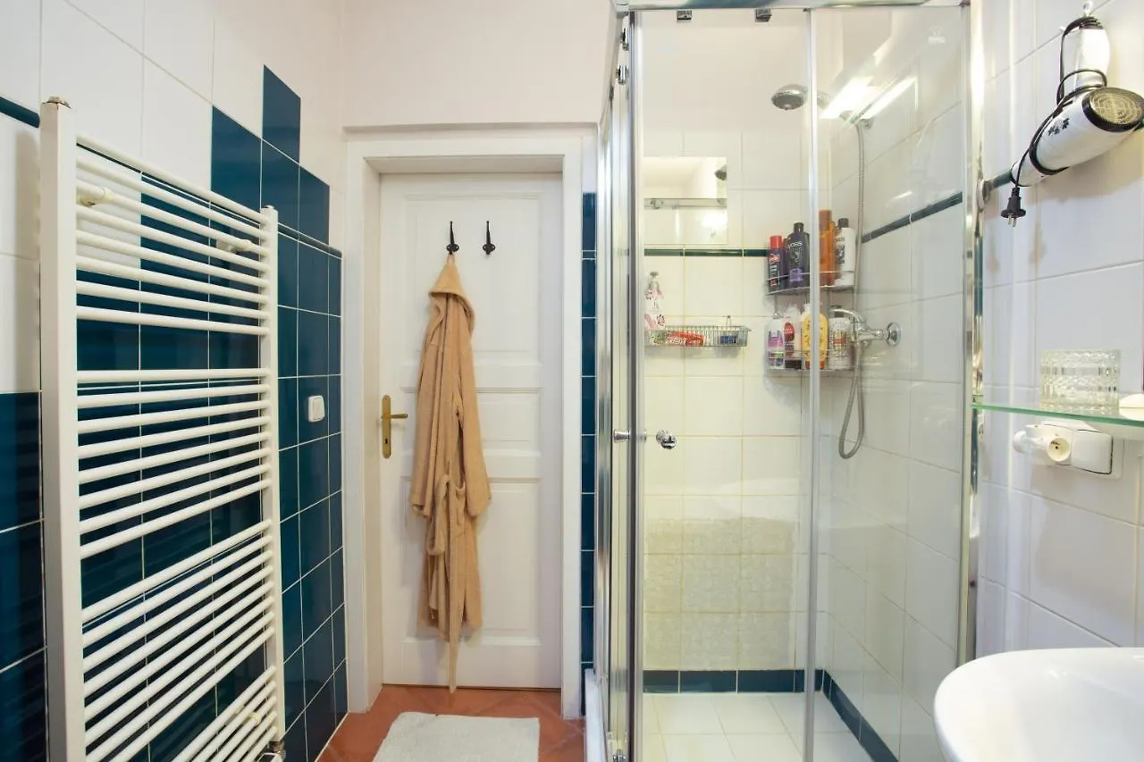Victoria Design Stays - Apartment Rehorova Prague